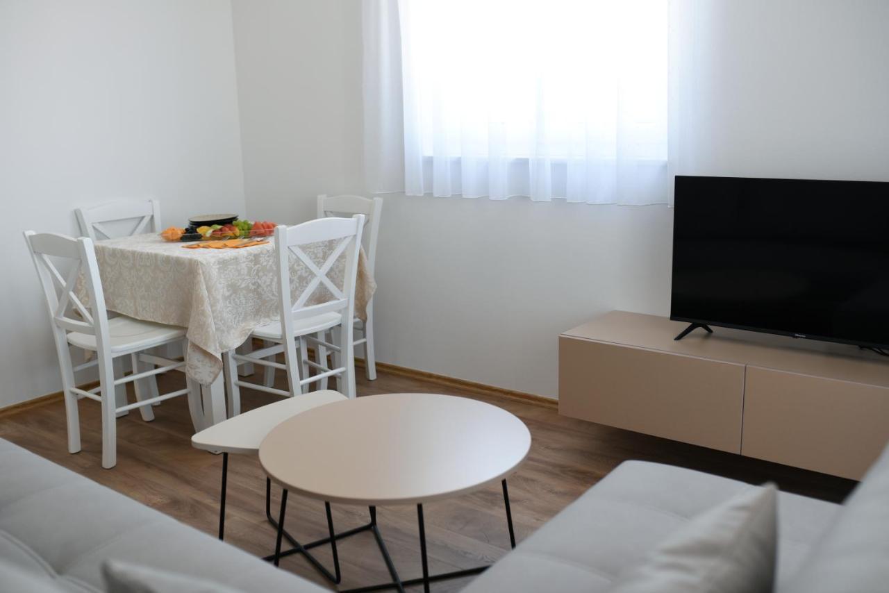 B1Villa Srima Εξωτερικό φωτογραφία