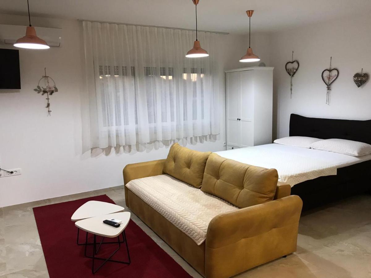 B1Villa Srima Εξωτερικό φωτογραφία